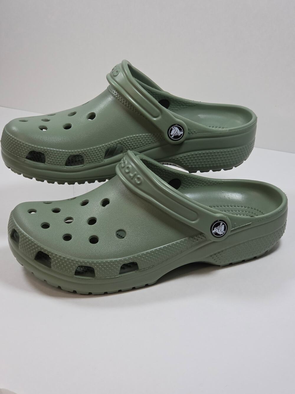 Crocs Classic Clog – J6 / Women’s 8 – Moss Green – Brand New in Box